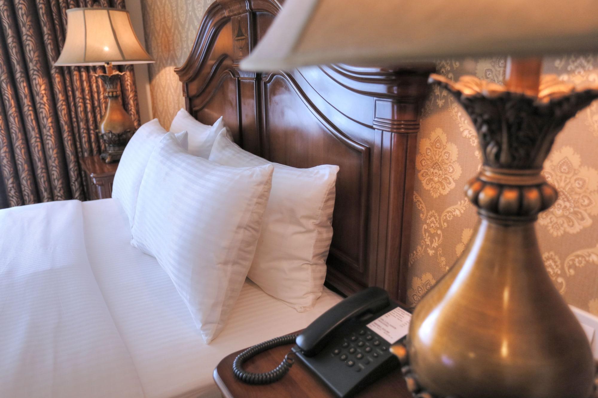 Villa Caceres Hotel Нага Экстерьер фото