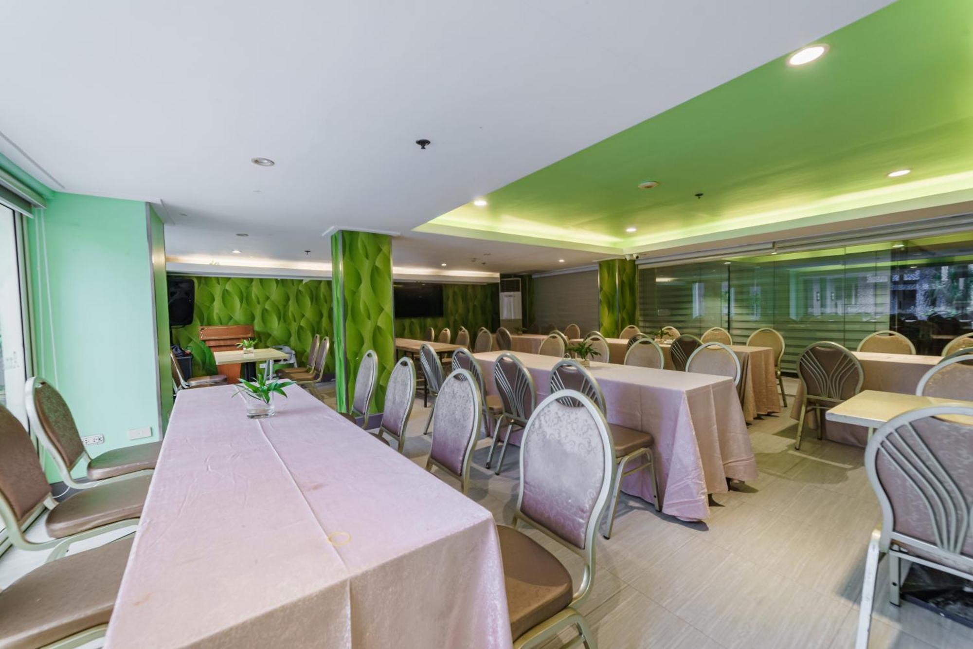 Villa Caceres Hotel Нага Экстерьер фото