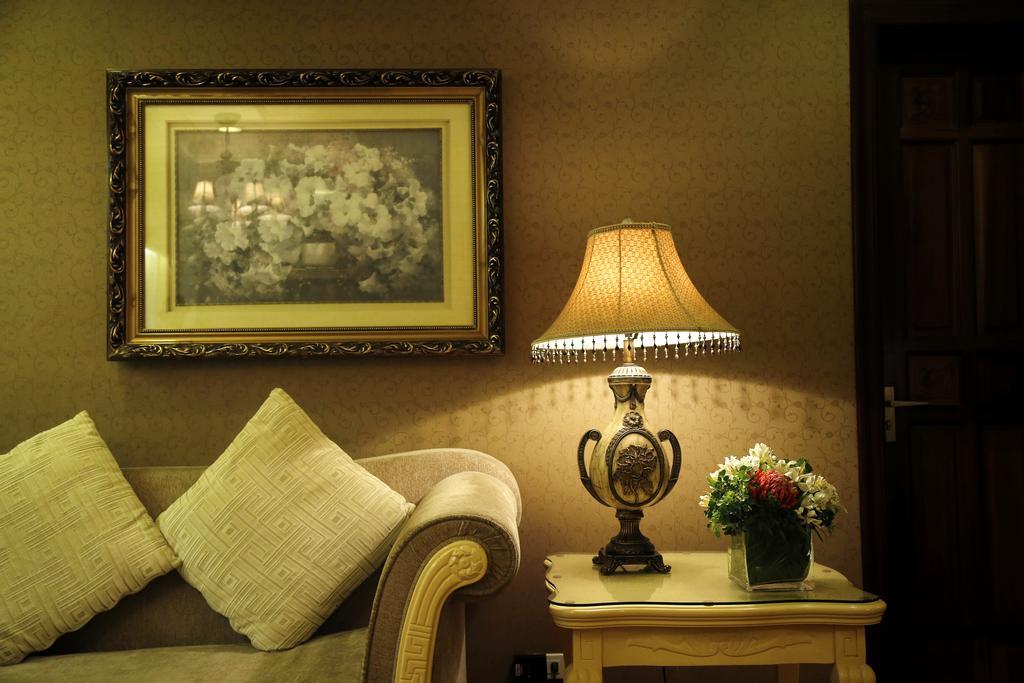 Villa Caceres Hotel Нага Экстерьер фото